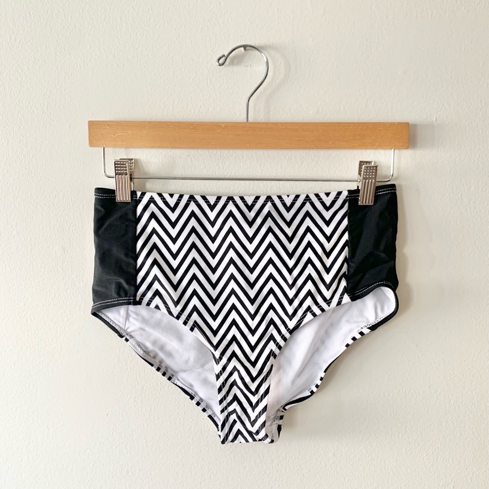NEW Boohoo Zigzag Bikini High Waist Bottoms